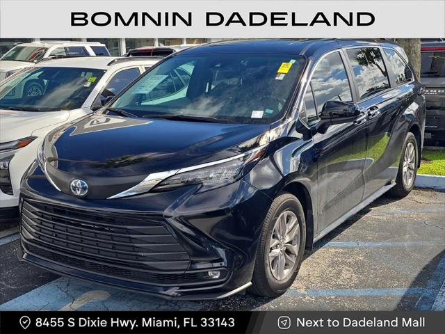 2025 Toyota Sienna XLE 2025 Toyota Sienna XLE