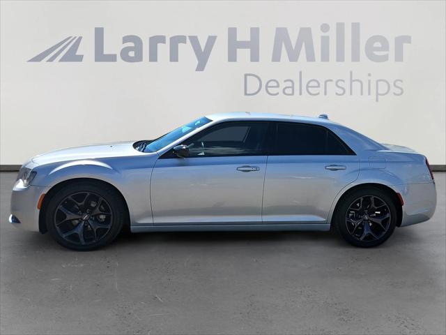 2022 Chrysler 300 Touring 2022 Chrysler 300 Touring