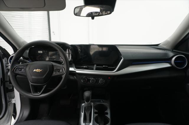2025 Chevrolet Trax FWD LS