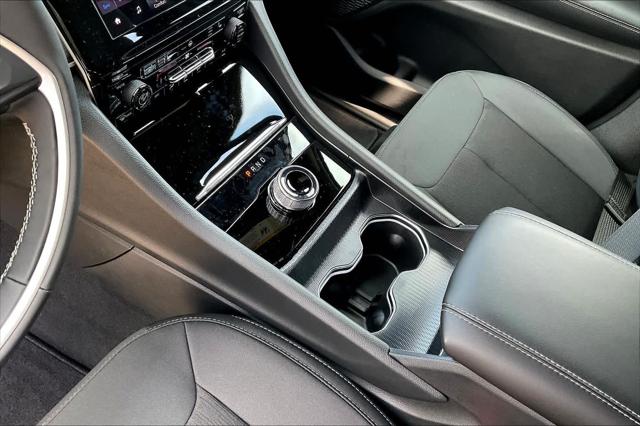 2025 Jeep Grand Cherokee L Laredo X 4x4