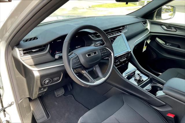 2025 Jeep Grand Cherokee L Laredo X 4x4