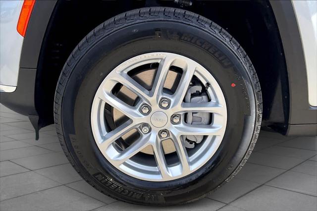 2025 Jeep Grand Cherokee L Laredo X 4x4