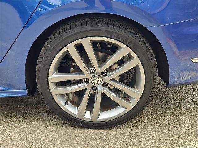 2017 Volkswagen Passat 1.8T R-Line