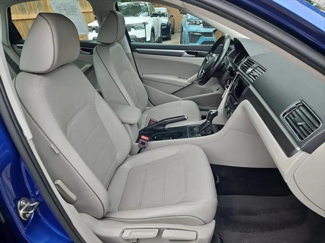 2017 Volkswagen Passat 1.8T R-Line