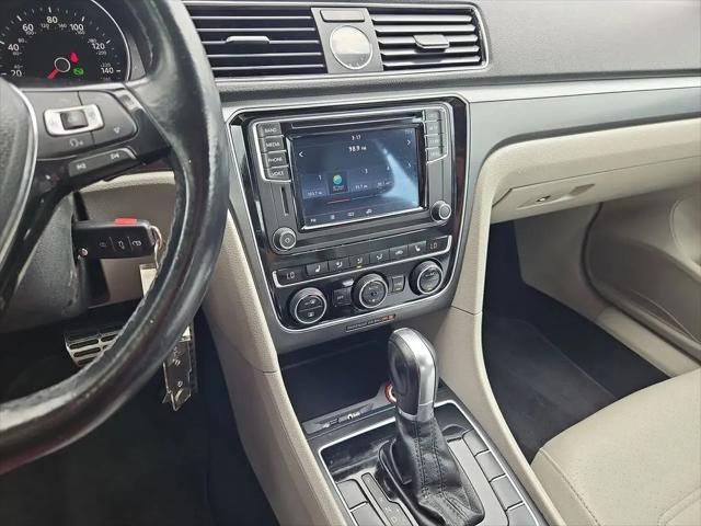 2017 Volkswagen Passat 1.8T R-Line