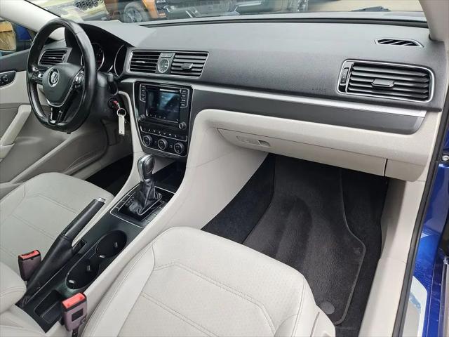 2017 Volkswagen Passat 1.8T R-Line