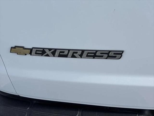 2025 Chevrolet Express Cargo Van RWD 2500 Regular Wheelbase WT