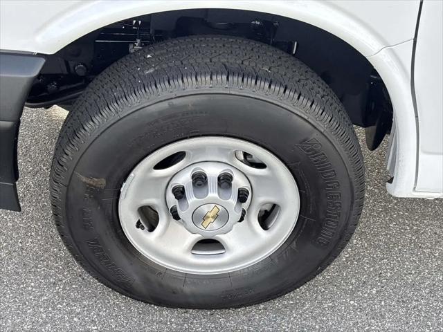 2025 Chevrolet Express Cargo Van RWD 2500 Regular Wheelbase WT