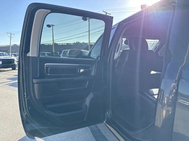 2018 Ram 3500 Laramie Crew Cab 4x4 8' Box