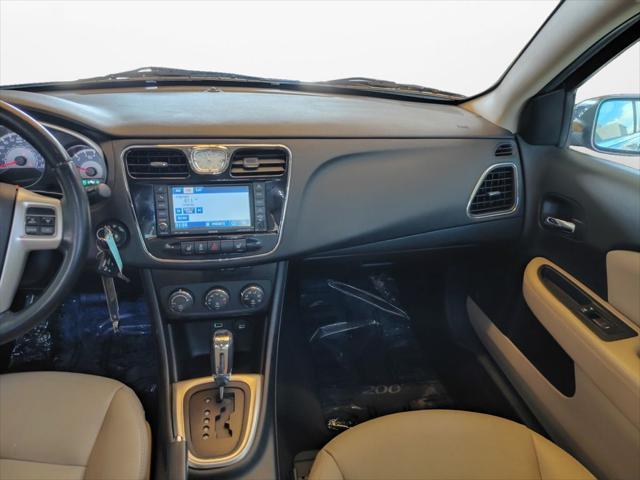 2011 Chrysler 200 Limited