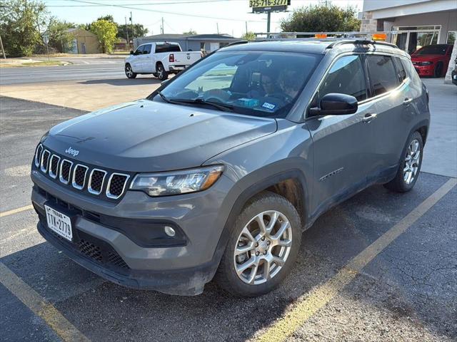 2024 Jeep Compass Latitude Lux FWD 2024 Jeep Compass Latitude Lux FWD