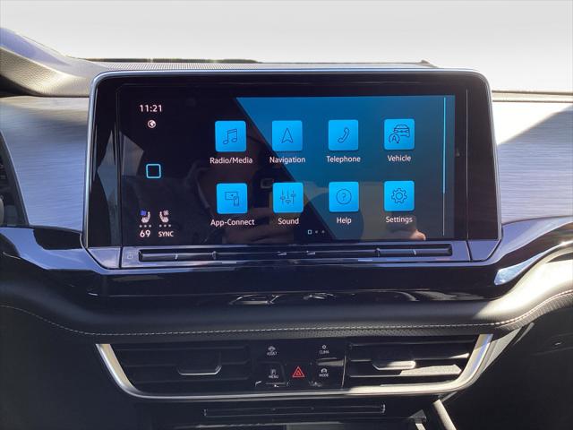 2026 Volkswagen Atlas Cross Sport 2.0T SE w/Technology