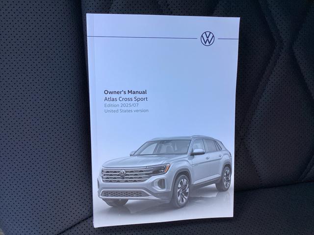 2026 Volkswagen Atlas Cross Sport 2.0T SE w/Technology