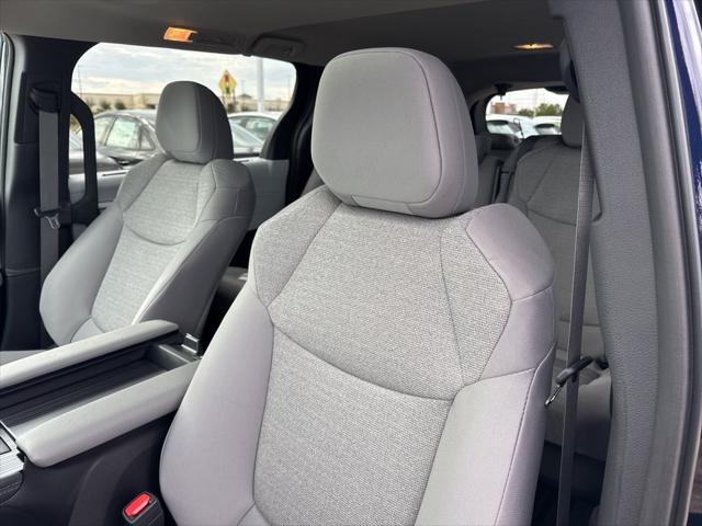 2025 Toyota Sienna LE