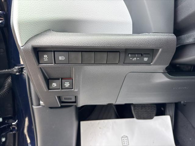 2025 Toyota Sienna LE