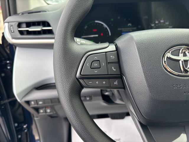 2025 Toyota Sienna LE