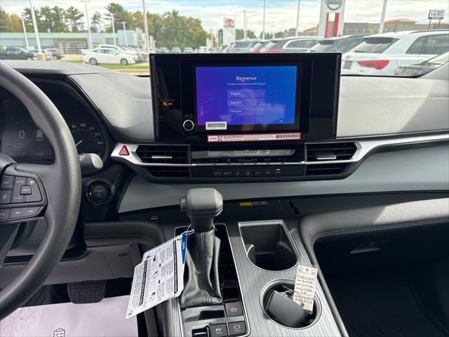 2025 Toyota Sienna LE