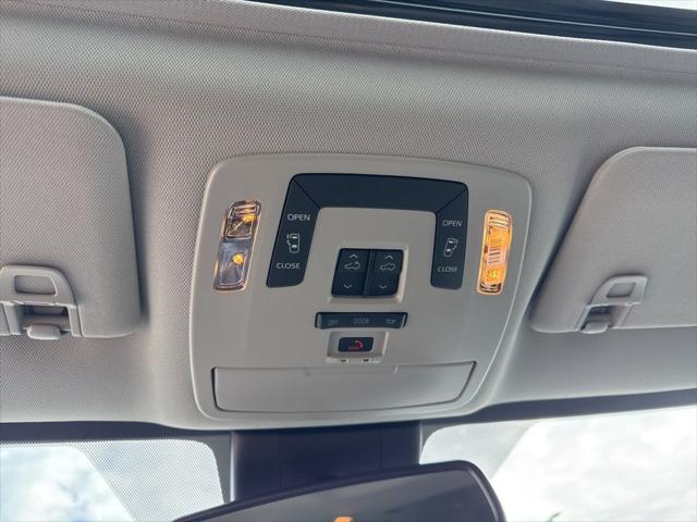 2025 Toyota Sienna LE