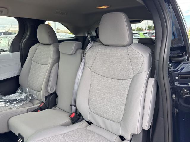 2025 Toyota Sienna LE