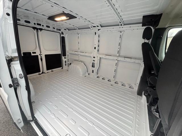 2026 Ram ProMaster Cargo Van SLT