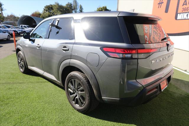 2022 Nissan Pathfinder S 2WD