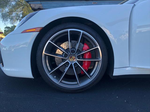 2024 Porsche 911 Carrera 4 GTS