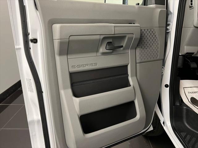 2026 Ford E-350 Cutaway Base