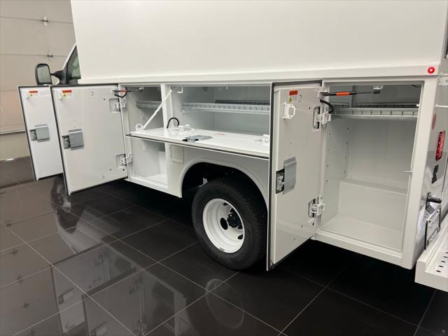 2026 Ford E-350 Cutaway Base