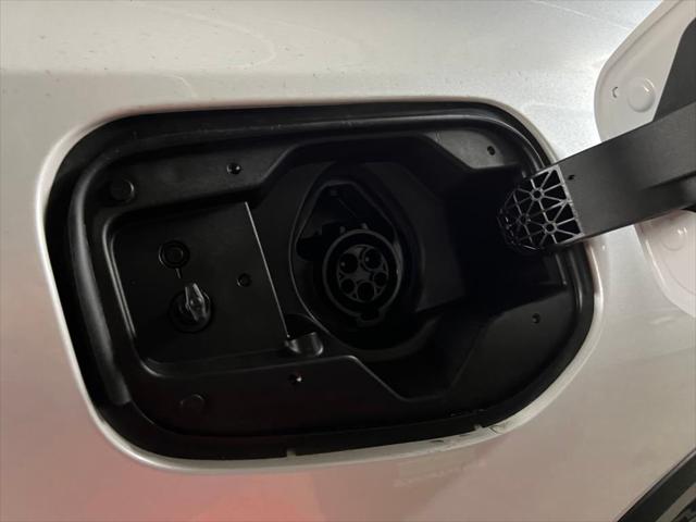 2026 Toyota Prius Plug-In SE