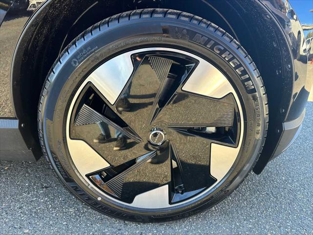2025 Volvo EX30 Plus Twin Motor Performance, Fully electric
