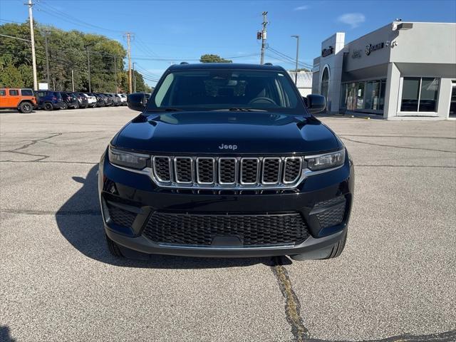 2023 Jeep Grand Cherokee Laredo 4x4 2023 Jeep Grand Cherokee Laredo 4x4