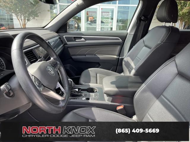 2021 Volkswagen Atlas Cross Sport 3.6L V6 SE w/Technology R-Line 2021 Volkswagen Atlas Cross Sport 3.6L V6 SE w/Technology R-Line