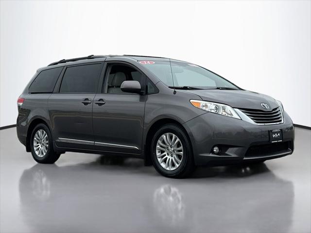 2014 Toyota Sienna XLE V6 8 Passenger 2014 Toyota Sienna XLE V6 8 Passenger