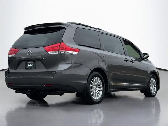 2014 Toyota Sienna XLE V6 8 Passenger 2014 Toyota Sienna XLE V6 8 Passenger