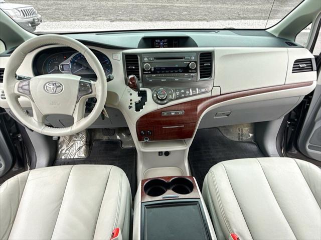 2014 Toyota Sienna XLE V6 8 Passenger 2014 Toyota Sienna XLE V6 8 Passenger