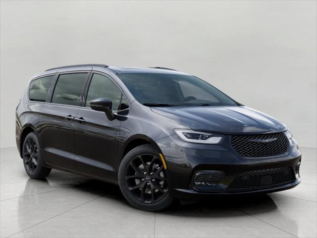 2026 Chrysler Pacifica Select AWD for sale in Kaukauna, WI