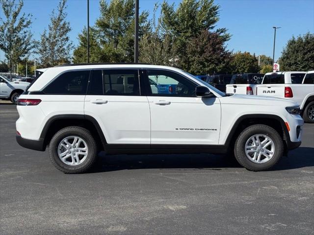 2025 Jeep Grand Cherokee Laredo 4x4 2025 Jeep Grand Cherokee Laredo 4x4