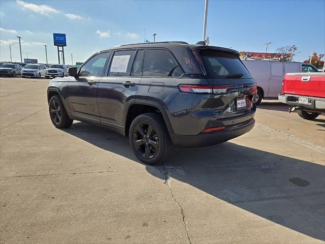 2022 Jeep Grand Cherokee Altitude 4x4 2022 Jeep Grand Cherokee Altitude 4x4