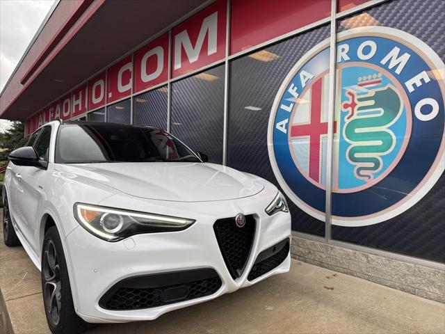 2022 Alfa Romeo Stelvio Veloce Ti AWD 2022 Alfa Romeo Stelvio Veloce Ti AWD