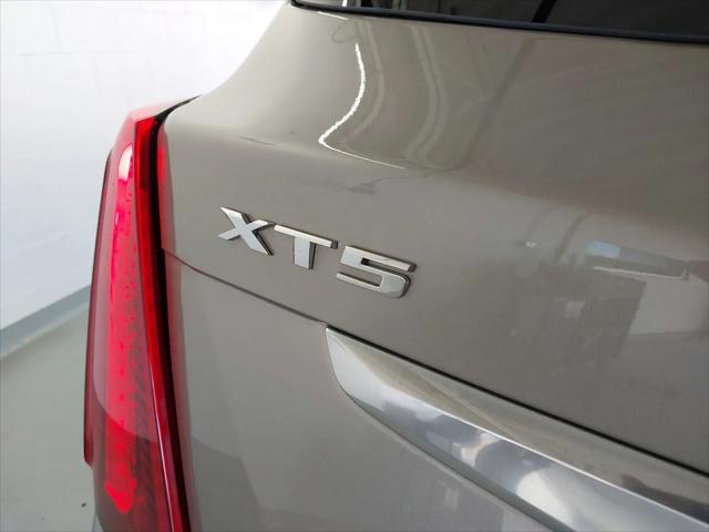 2022 Cadillac XT5 AWD Premium Luxury