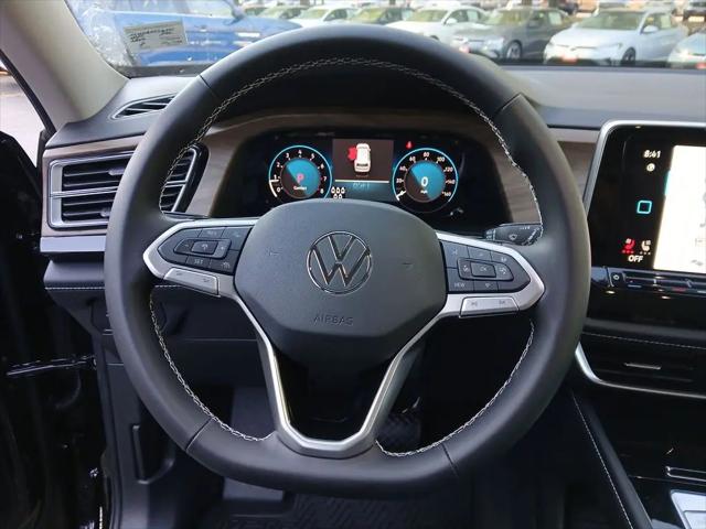 2026 Volkswagen Atlas SE with Technology