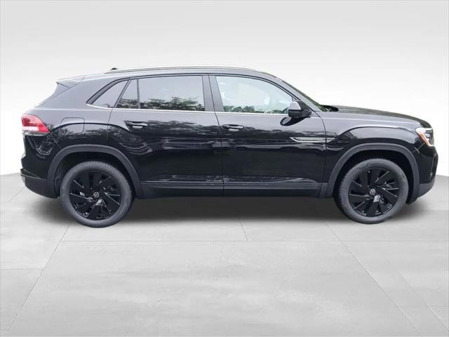 2026 Volkswagen Atlas Cross Sport SE with Technology
