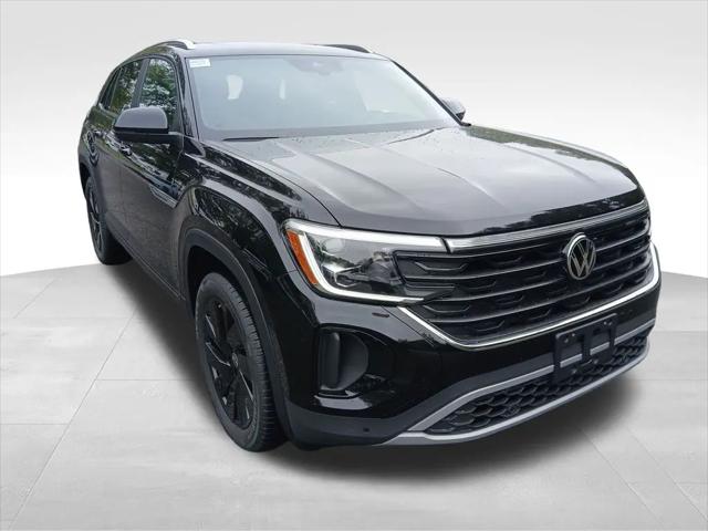 2026 Volkswagen Atlas Cross Sport SE with Technology
