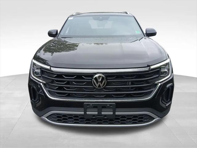 2026 Volkswagen Atlas Cross Sport SE with Technology