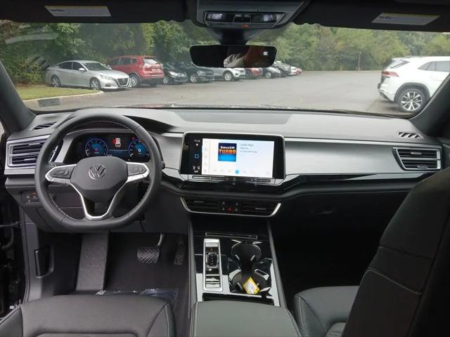 2026 Volkswagen Atlas Cross Sport SE with Technology