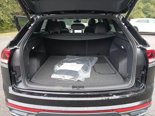 2026 Volkswagen Atlas Cross Sport SE with Technology