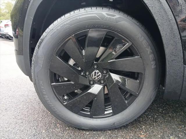 2026 Volkswagen Atlas Cross Sport SE with Technology
