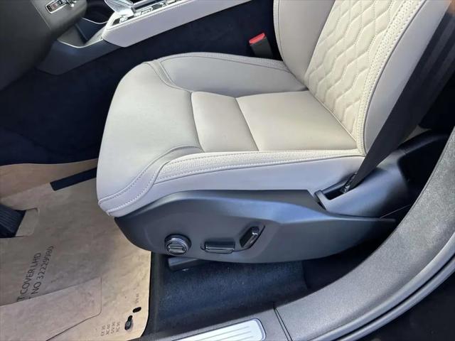 2026 Volvo XC90 Plug-In Hybrid Plus, T8 AWD, Electric/Gasoline, Bright, 7 Seats