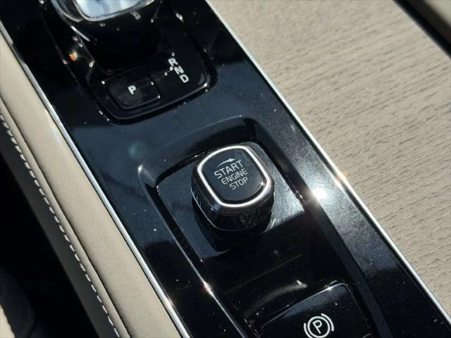 2026 Volvo XC90 Plus, B6 AWD Gas mild hybrid, Gasoline, Bright, 7 Seats