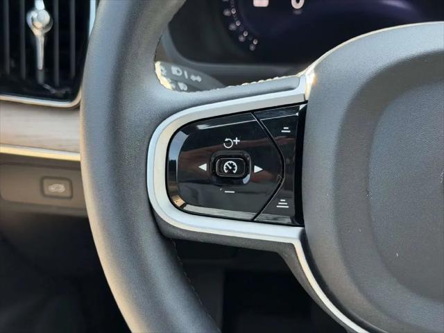 2026 Volvo XC90 Plus, B6 AWD Gas mild hybrid, Gasoline, Bright, 7 Seats